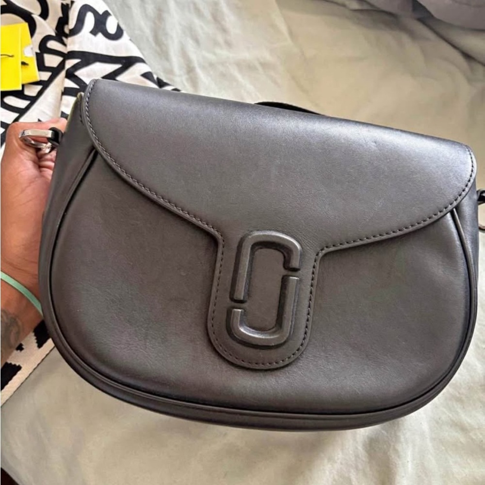 Marc Jacobs Black Crossbody Bag Timeless Elegance